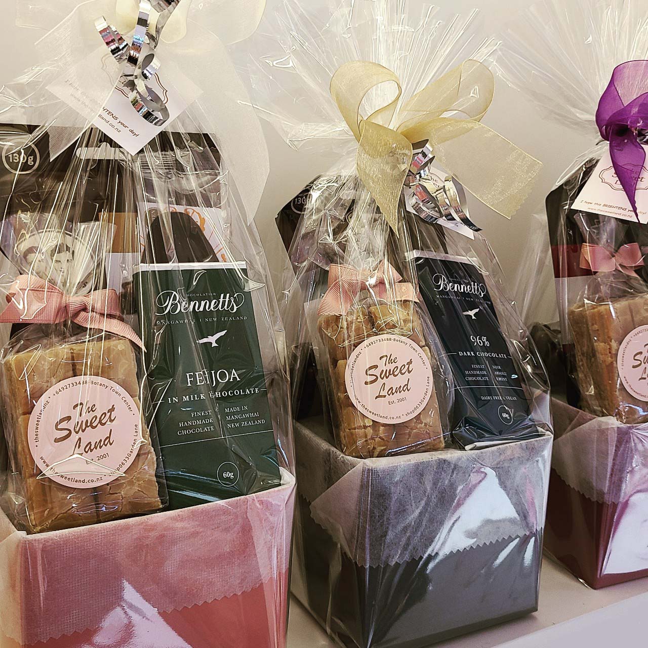GIFT HAMPERS